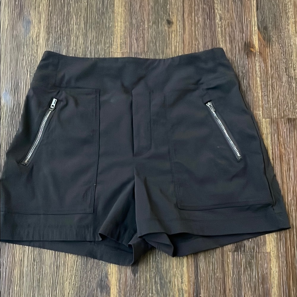 Athleta Womens Trekkie Shorts SZ 2 EUC